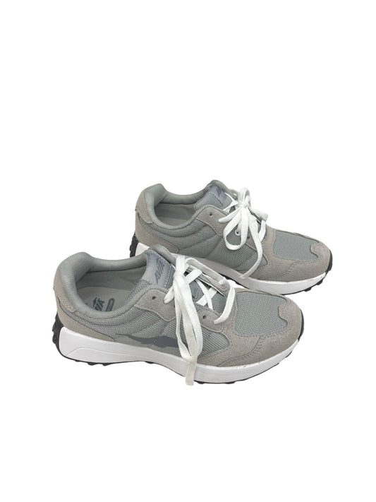 Shoes Sneakers By Avia In Grey & White, Size: 6.5