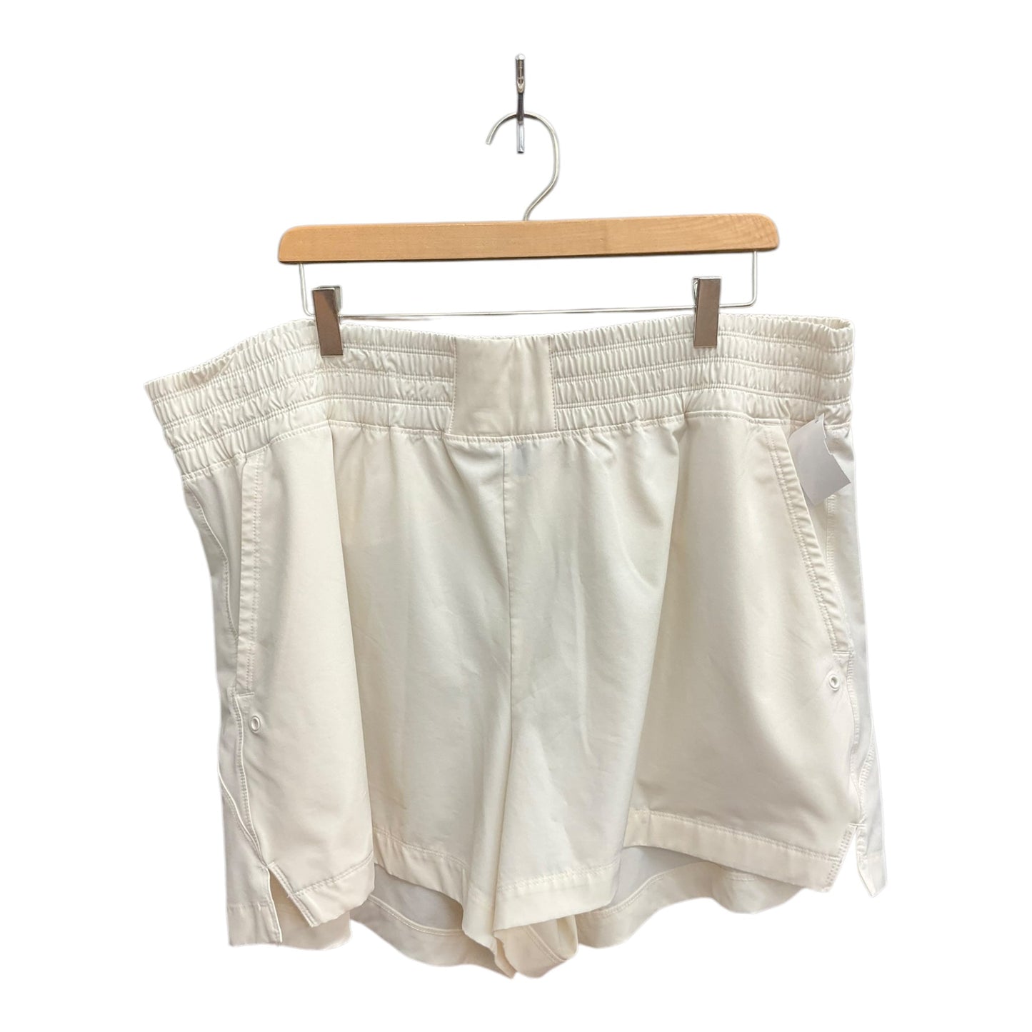 Athletic Shorts By Old Navy In Cream, Size: Xxl