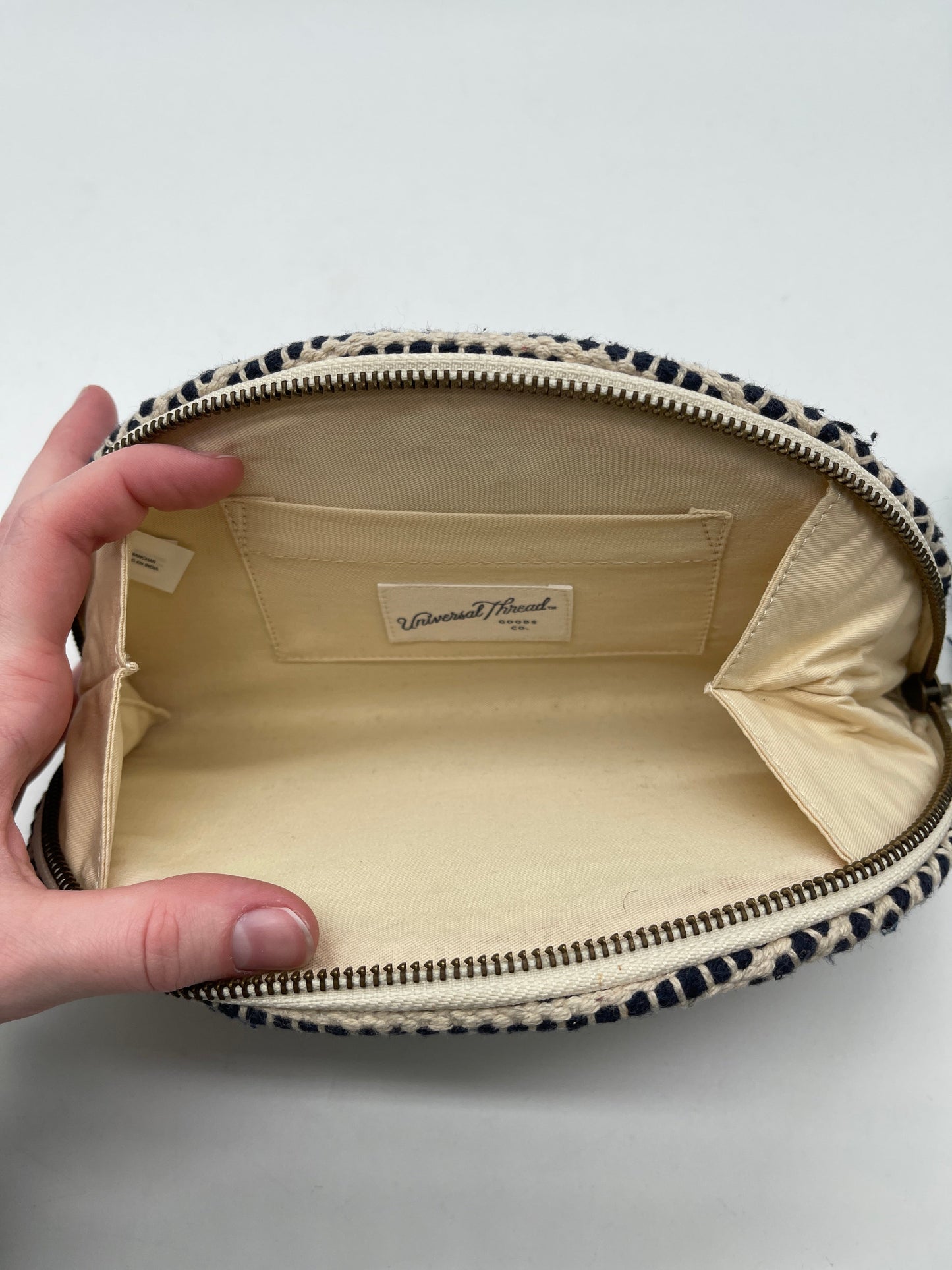 Clutch By Universal Thread, Size: Small