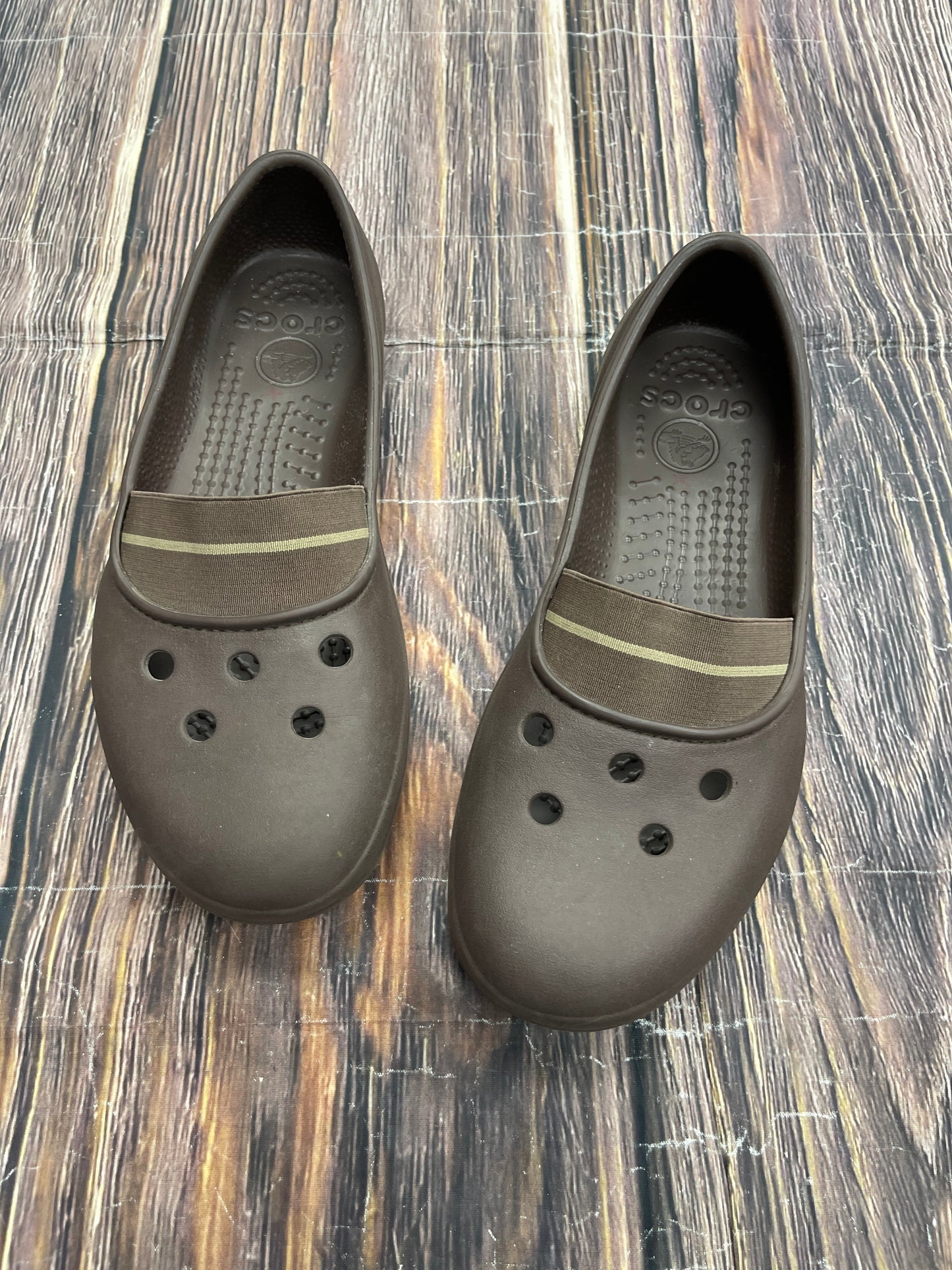 Shoes Flats By Crocs  Size: 9