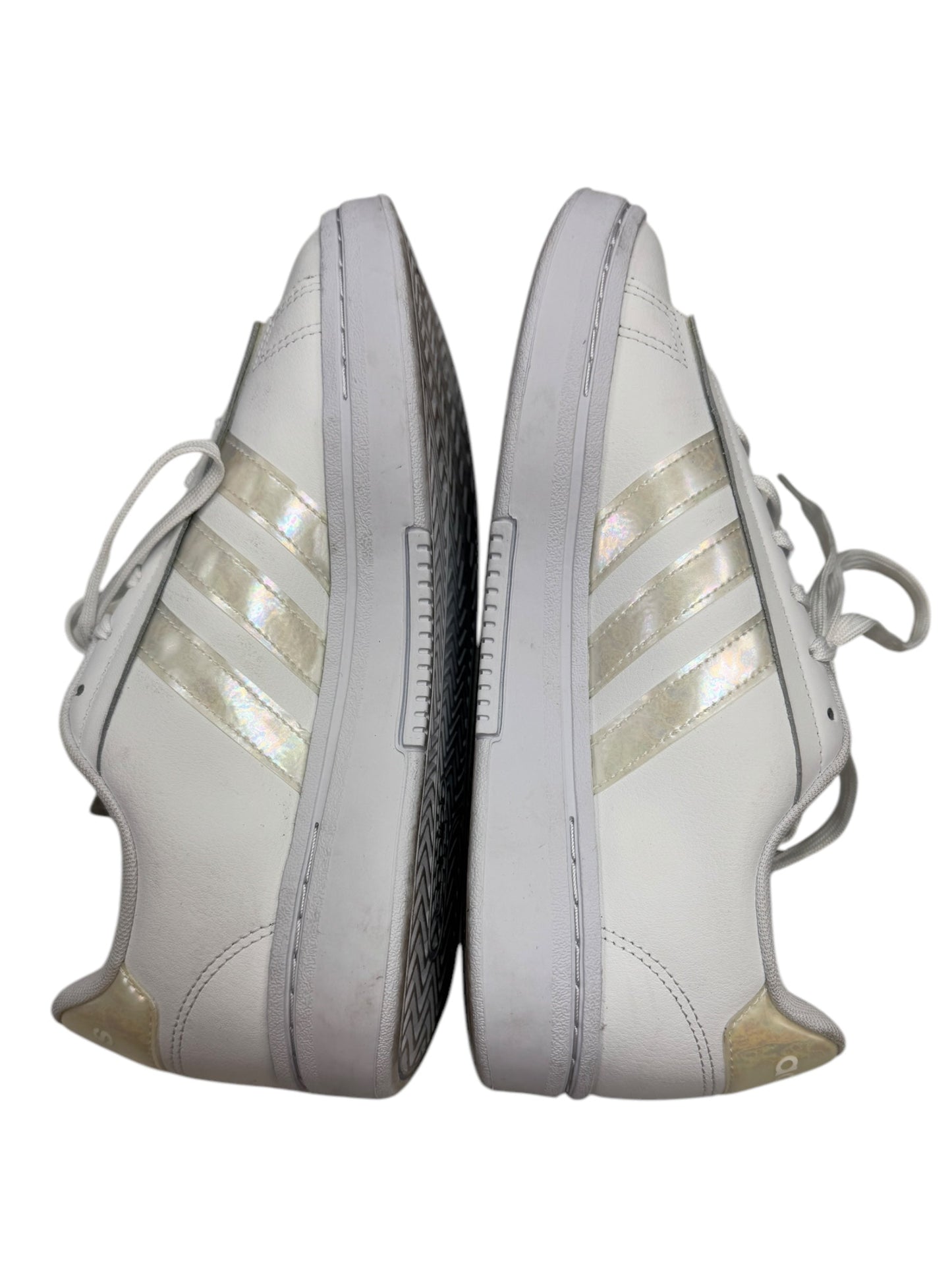 Shoes Sneakers By Adidas In White, Size: 10