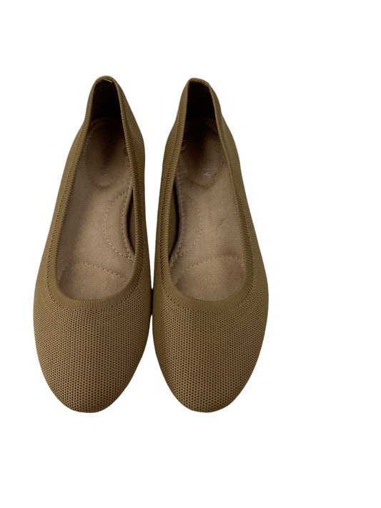 Shoes Flats By Old Navy In Beige, Size: 7