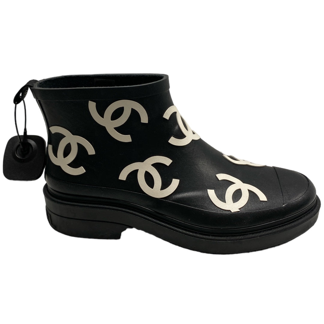 Boots Luxury Designer By Chanel  Size: 8