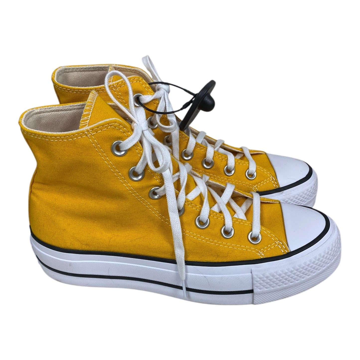 Shoes Sneakers By Converse In White & Yellow, Size: 6.5