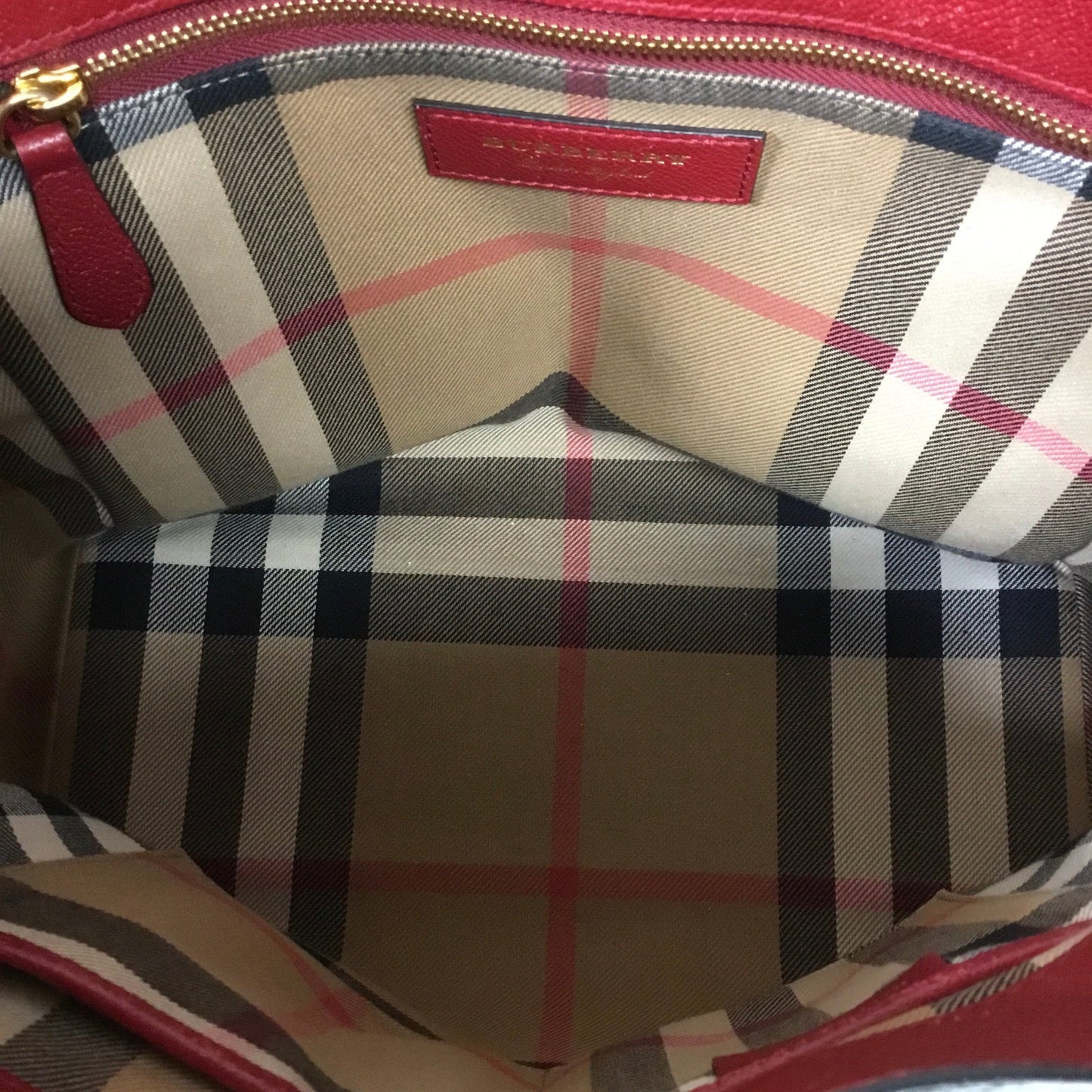 Handbag Luxury Designer By Burberry  Size: Medium