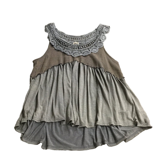 Top Sleeveless By Pol In Grey, Size: M