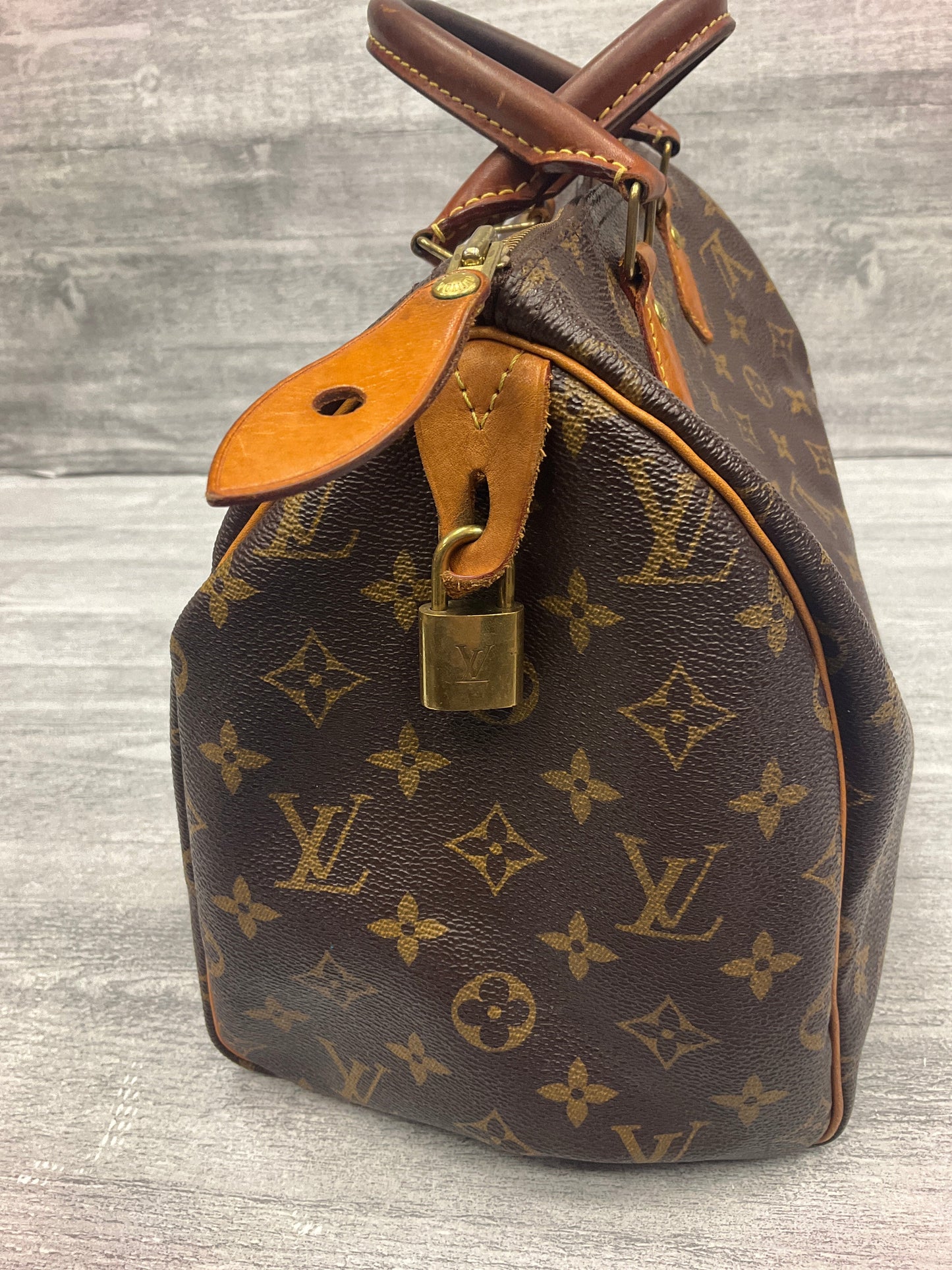 Handbag Luxury Designer By Louis Vuitton, Size: Small