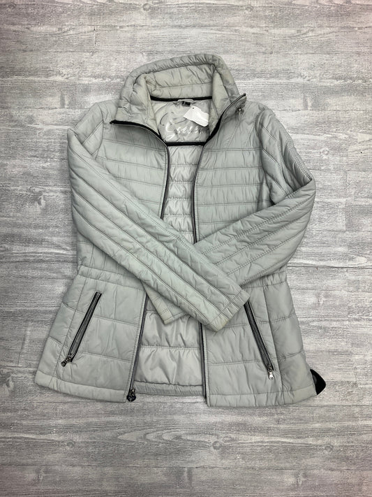 Jacket Puffer & Quilted By Guess In Grey, Size: S