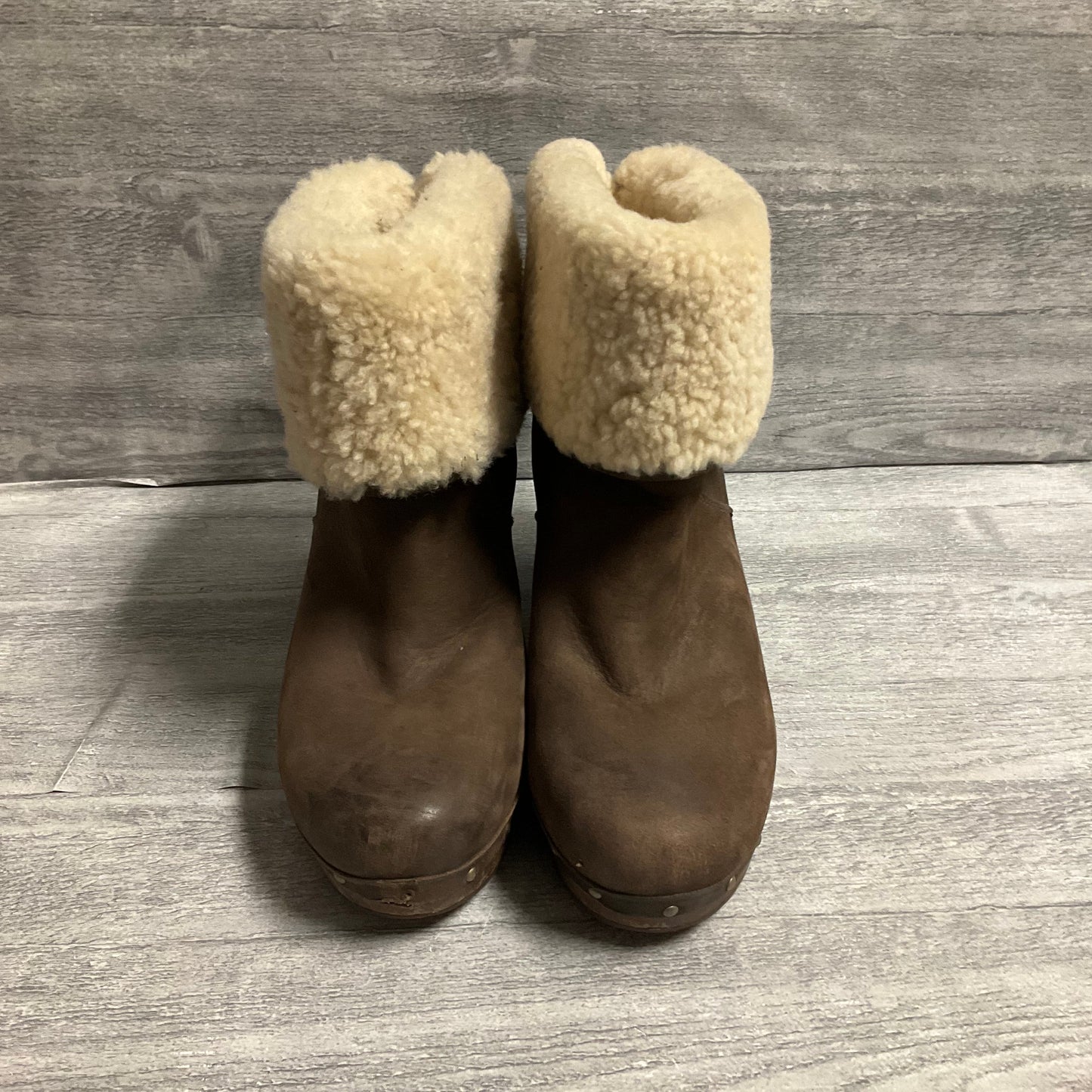 Boots Designer By Ugg In Brown, Size: 9