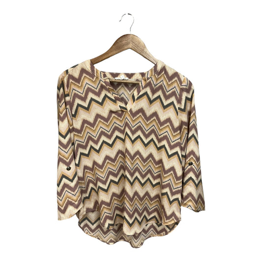 Top Long Sleeve By Maurices In Chevron Pattern, Size: S