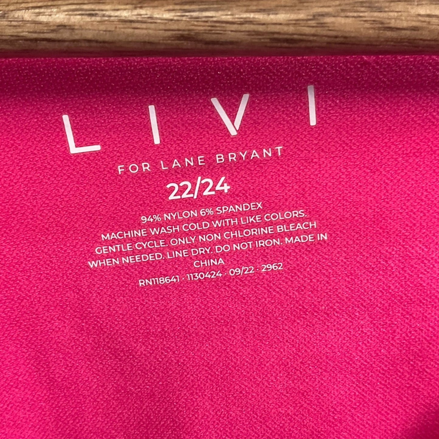 Athletic Top Long Sleeve Crewneck By Livi Active In Pink, Size: 3x