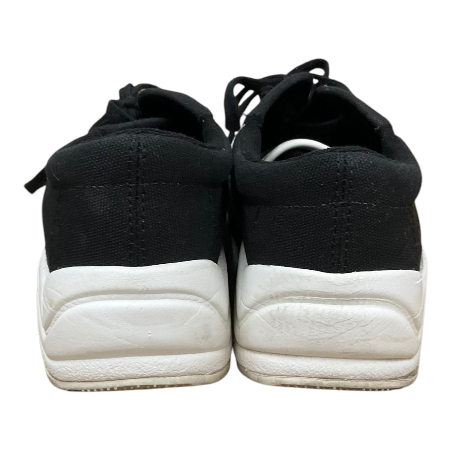 Shoes Sneakers By Cmc In Black & White, Size: 9