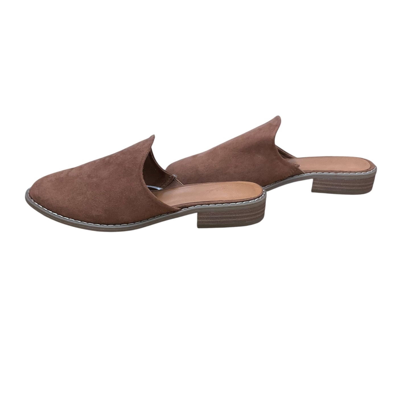 Shoes Flats By Universal Thread In Tan, Size: 7