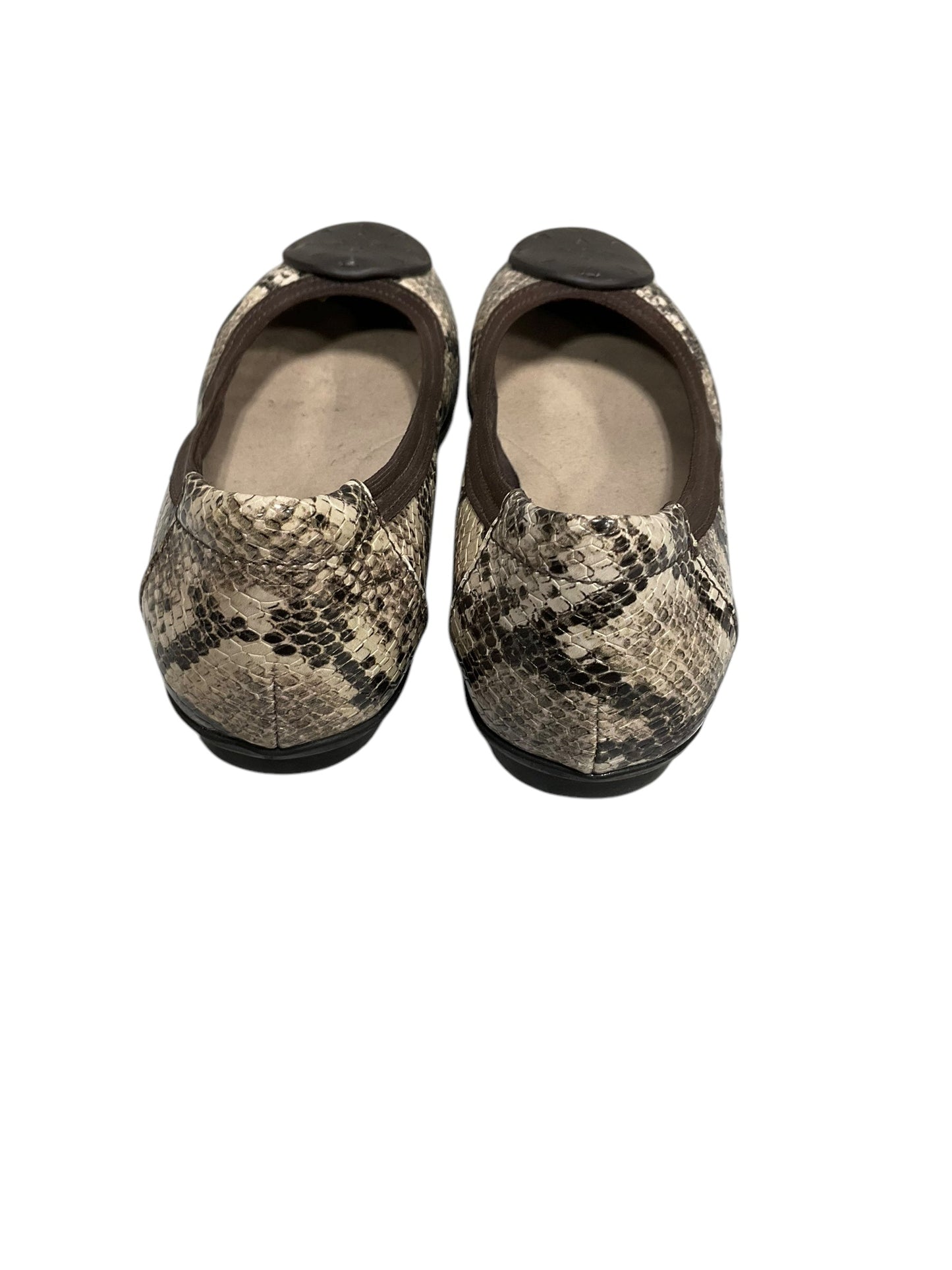 Shoes Flats By Clarks In Snakeskin Print, Size: 6