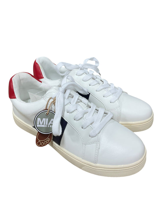 Shoes Sneakers By Mia In White, Size: 8.5