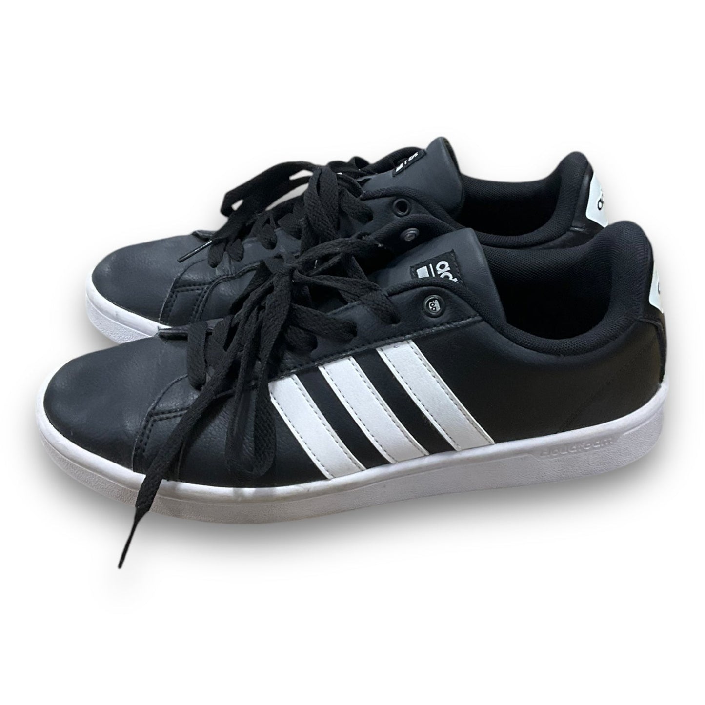 Shoes Sneakers By Adidas In Black & White, Size: 8.5