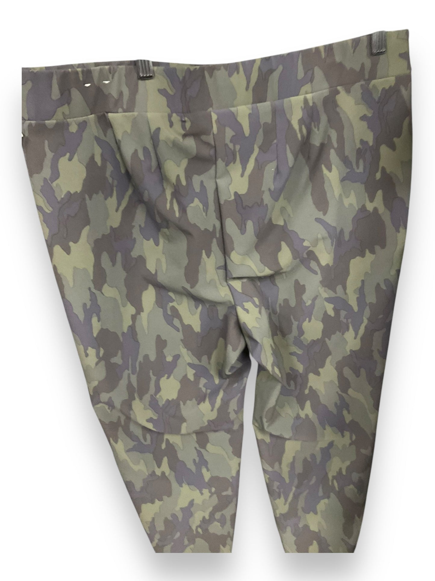 Athletic Pants By Lane Bryant In Camouflage Print, Size: 16