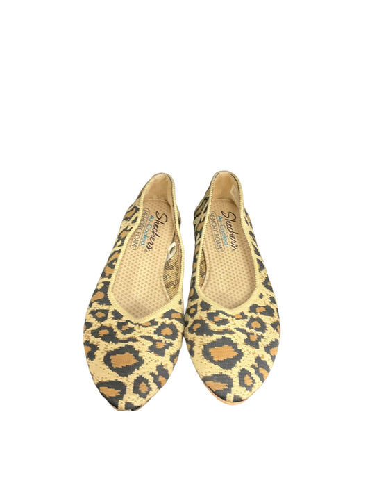 Shoes Flats By Skechers In Animal Print, Size: 6