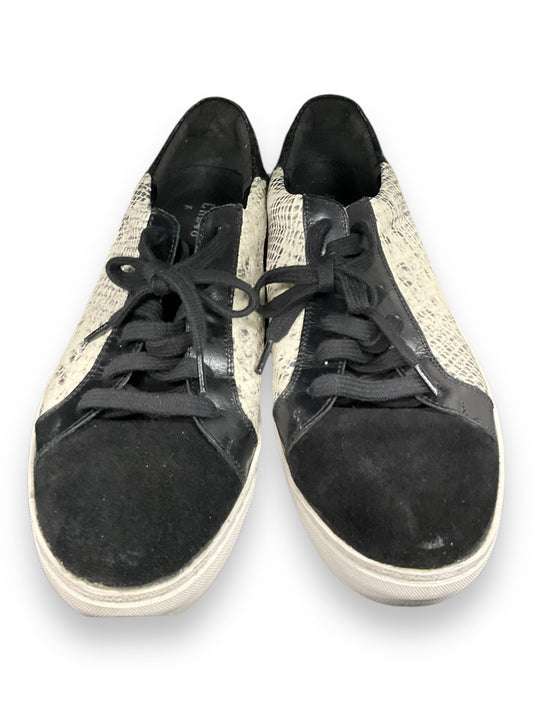 Shoes Sneakers By Clothes Mentor In Black & Cream, Size: 8