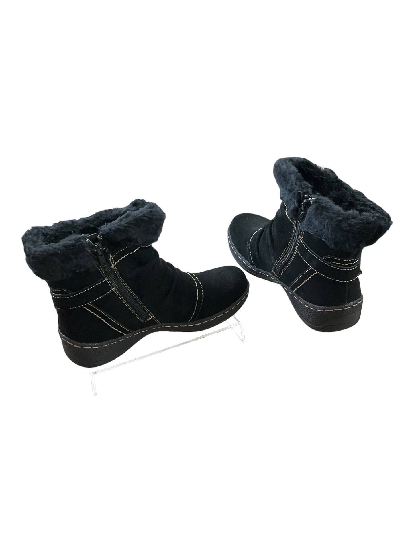 Boots Snow By Bare Traps  Size: 6.5