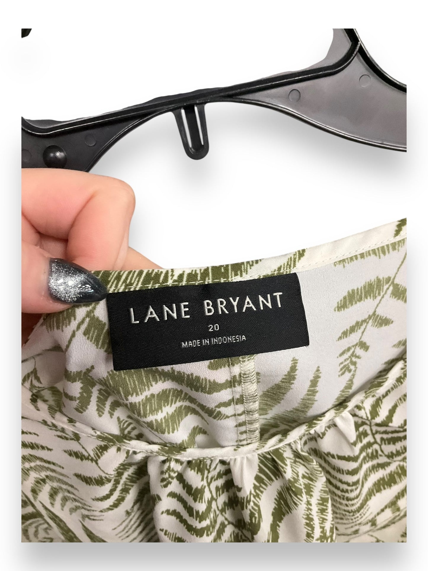 Top Short Sleeve By Lane Bryant In Tropical Print, Size: 1x