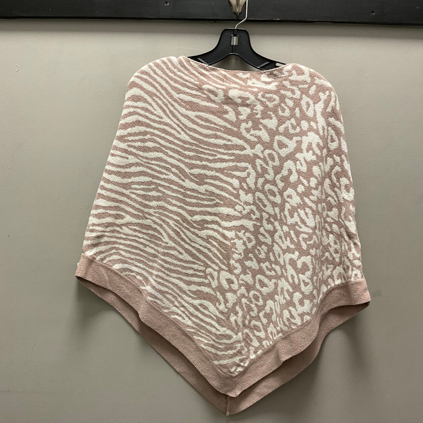 Poncho By Barefoot Dreams In Pink, Size: Osfm