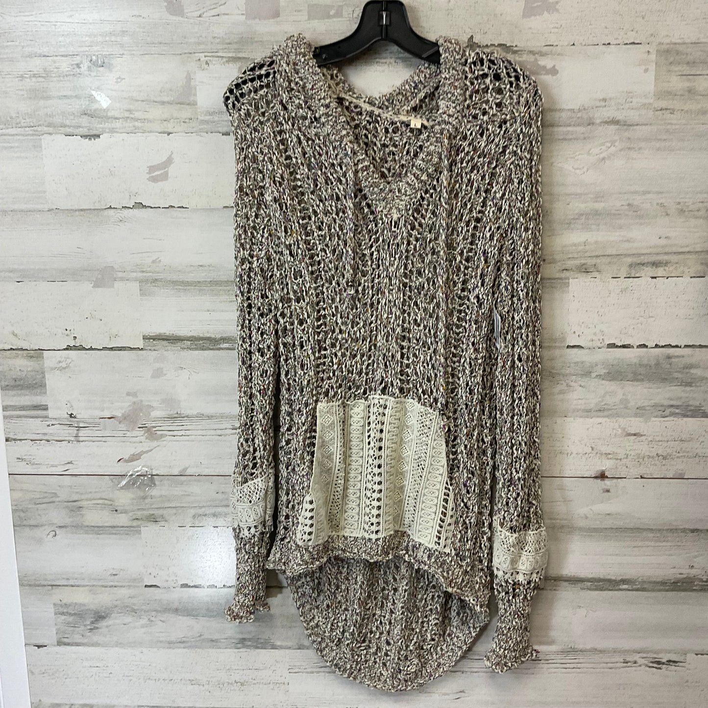 Top Long Sleeve By Pol In Cream, Size: L