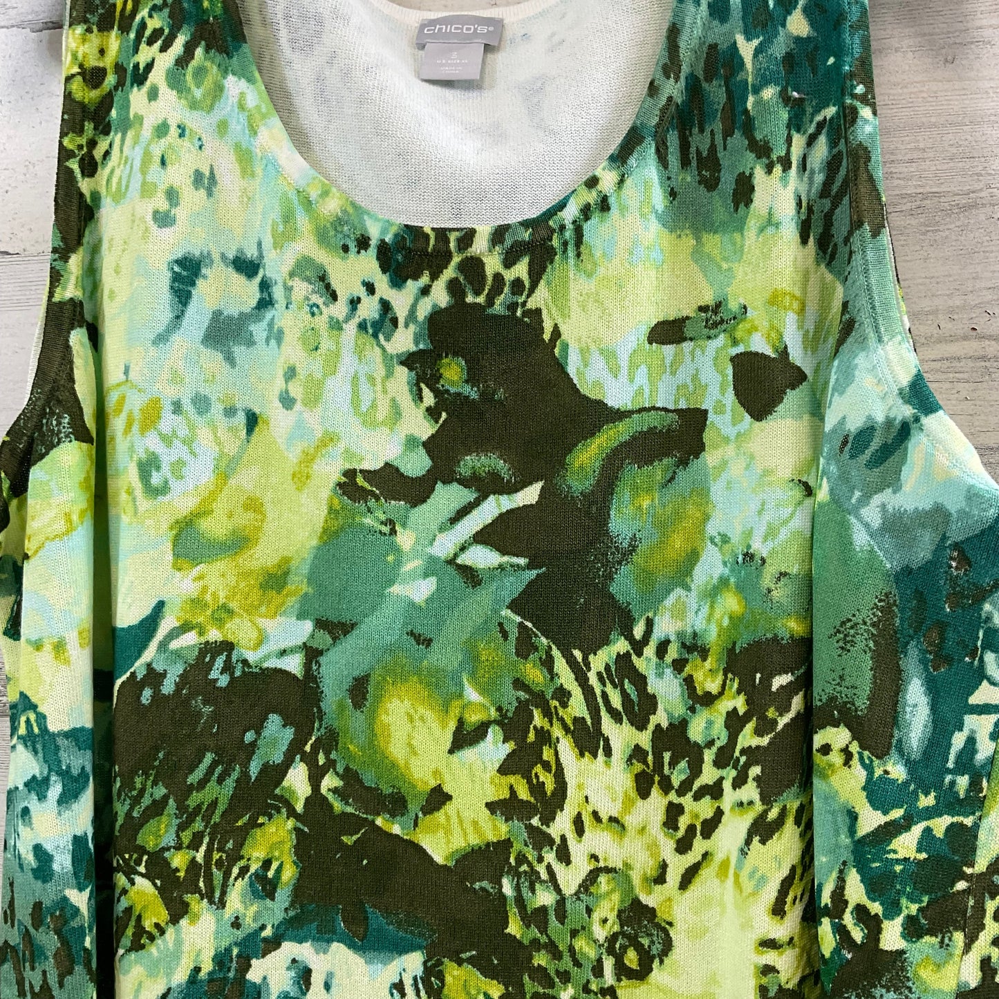 Top Sleeveless By Chicos In Green, Size: Xl