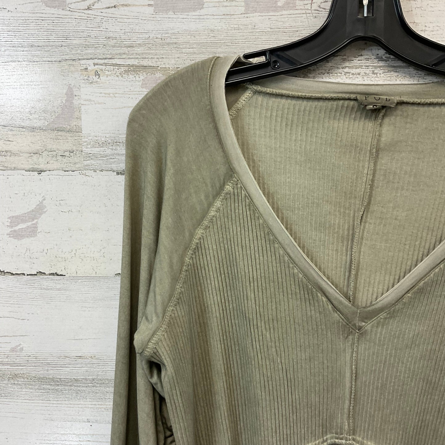 Top Long Sleeve By Pol In Green, Size: S