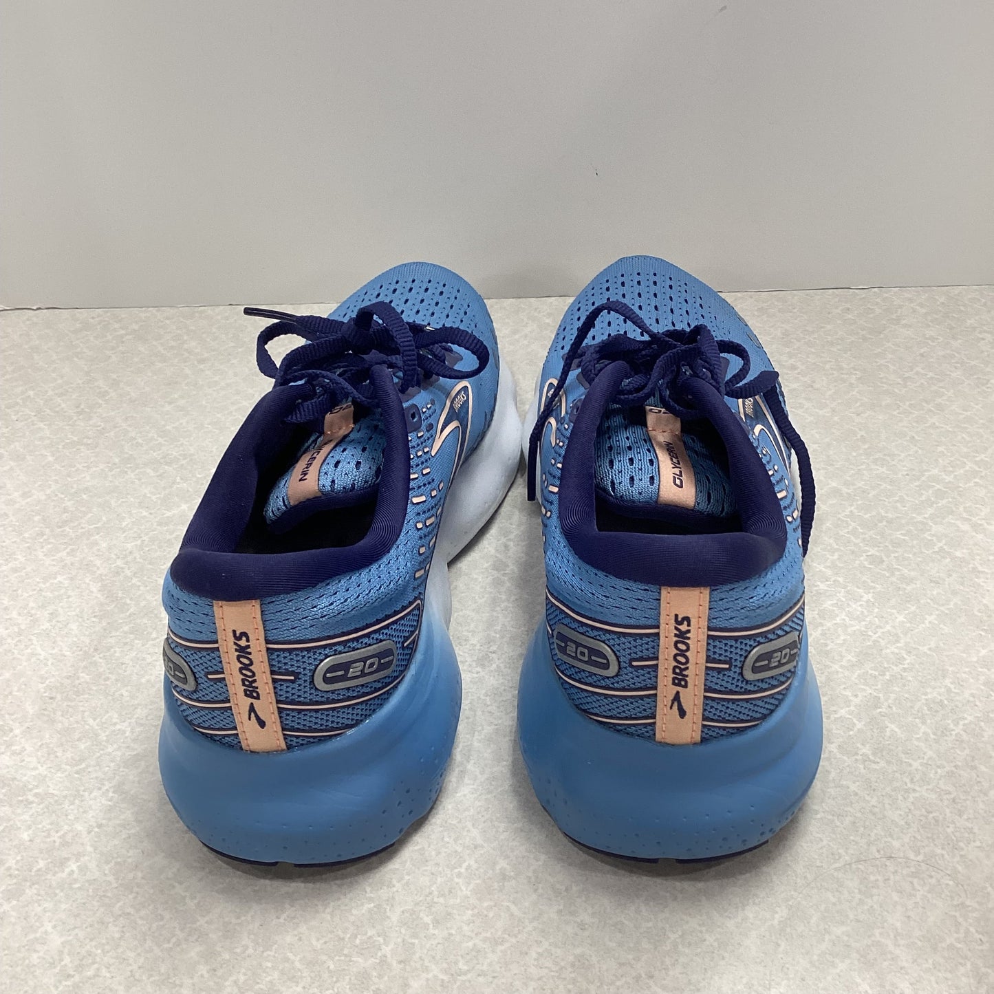 Shoes Athletic By Brooks In Blue, Size: 7.5