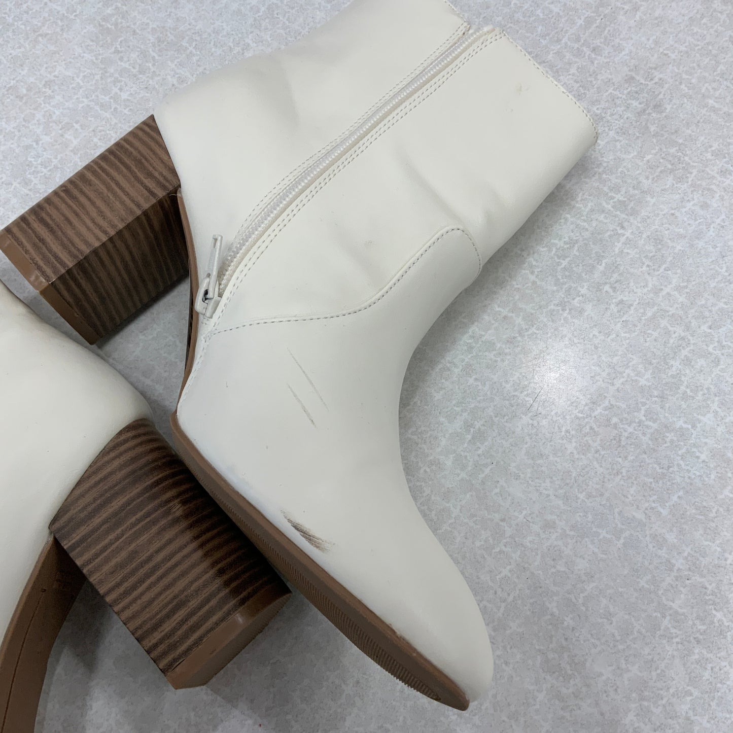 Boots Ankle Heels By Old Navy In Cream, Size: 10