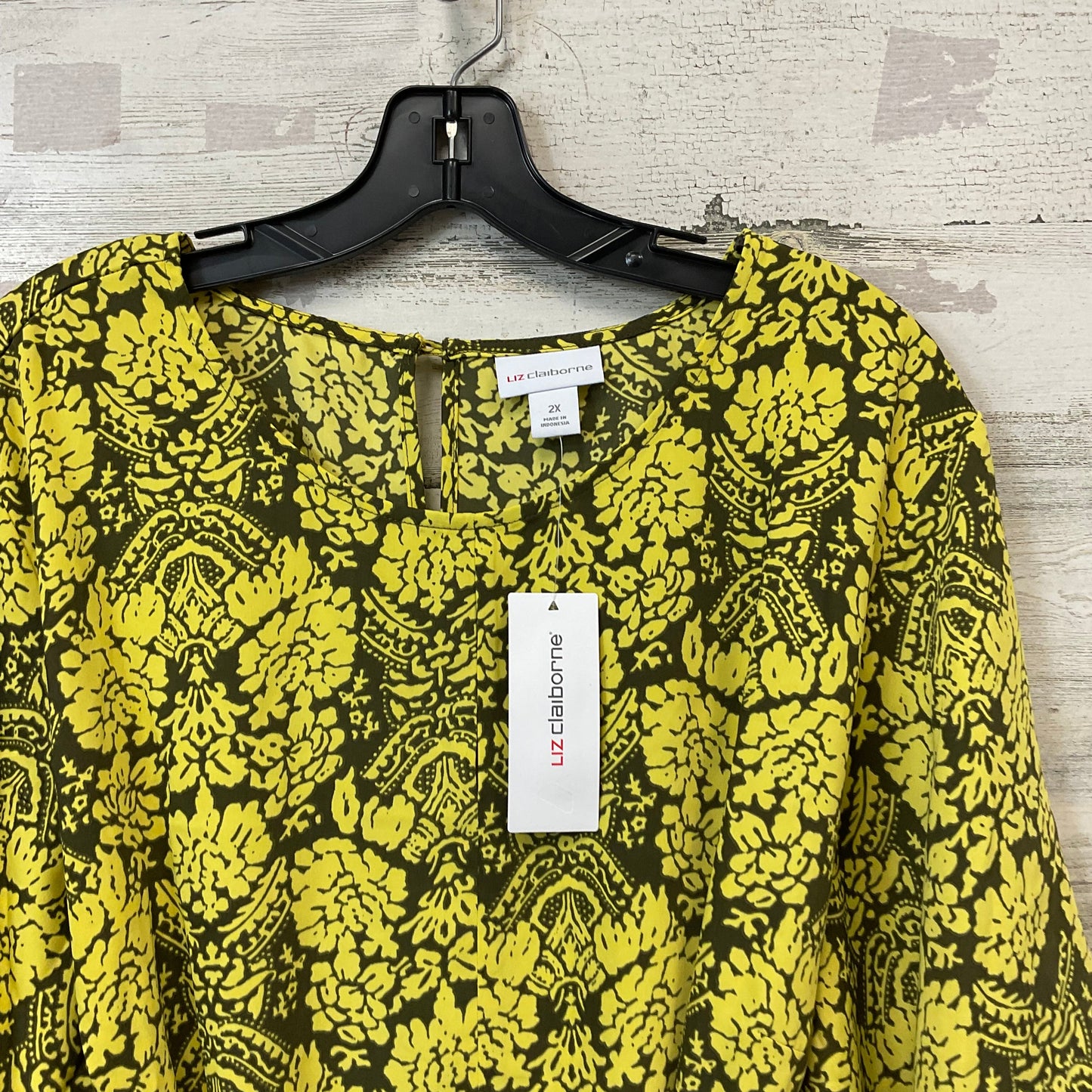 Top Short Sleeve By Liz Claiborne In Yellow, Size: 2x