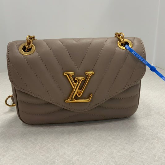 Handbag Luxury Designer By Louis Vuitton, Size: Medium