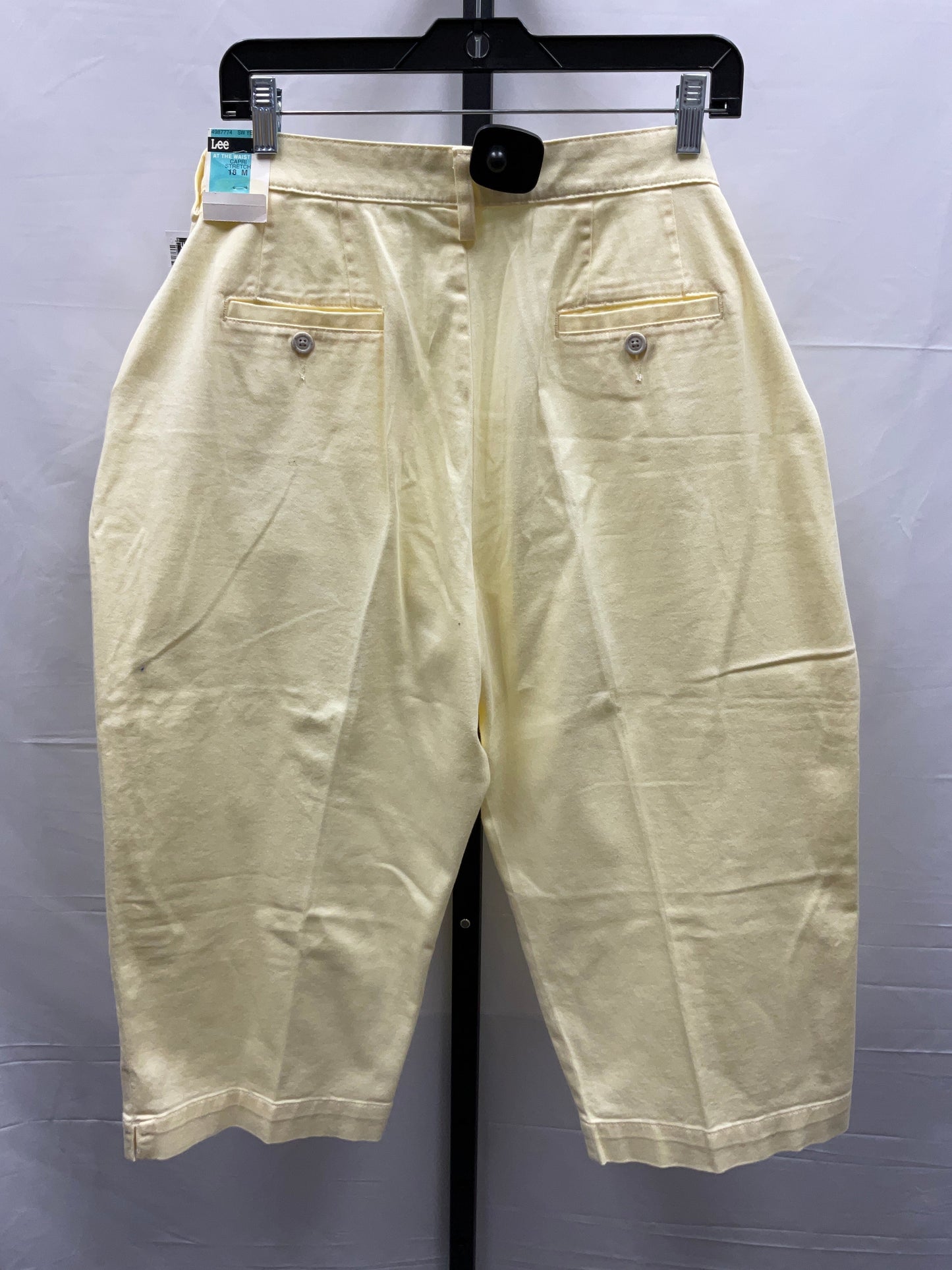 Yellow Capris Lee, Size 18