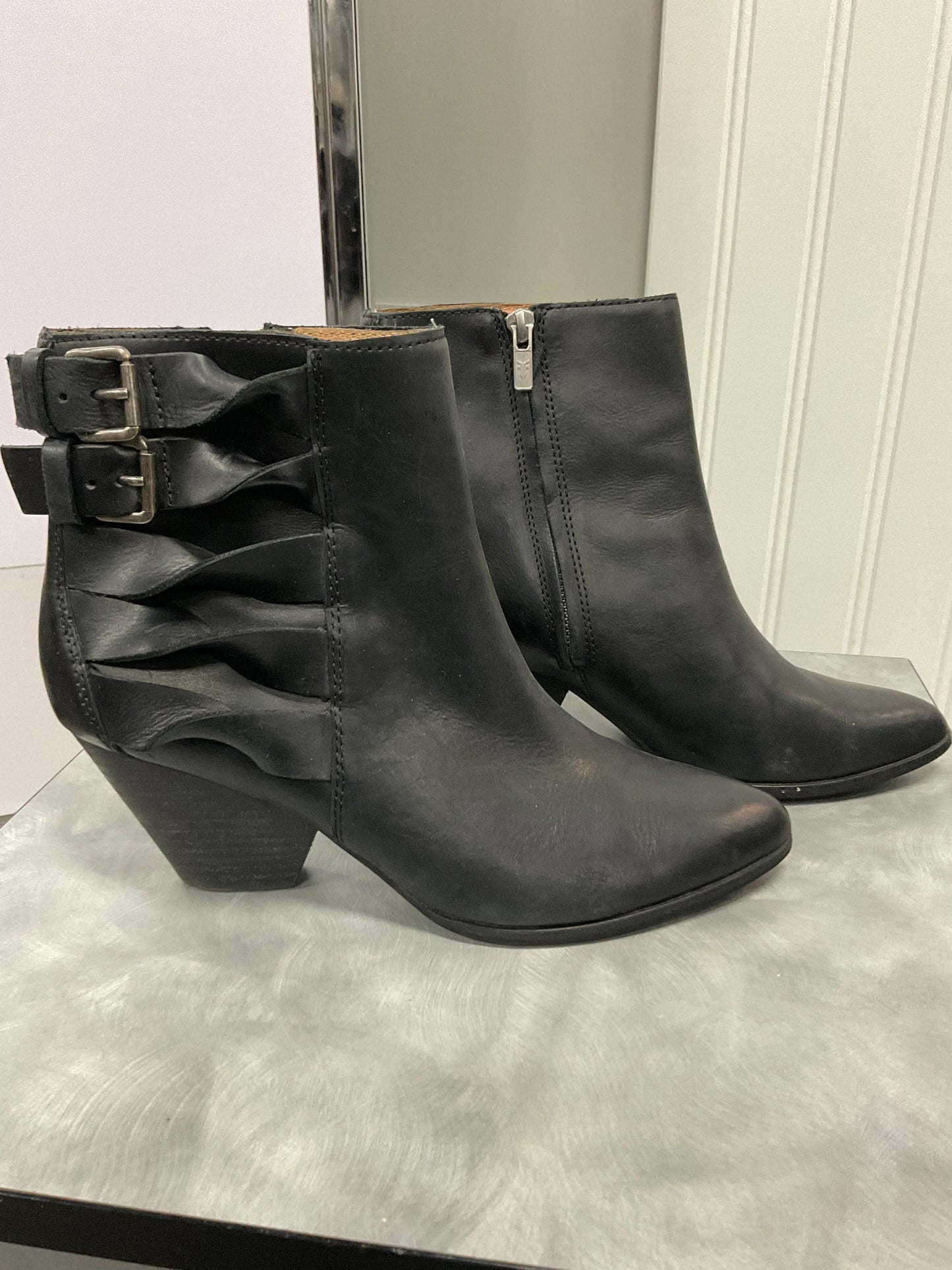 Boots Designer By Frye In Black, Size: 9.5