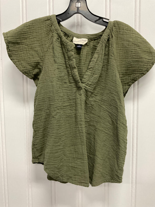 Top Short Sleeve By Universal Thread In Green, Size: S