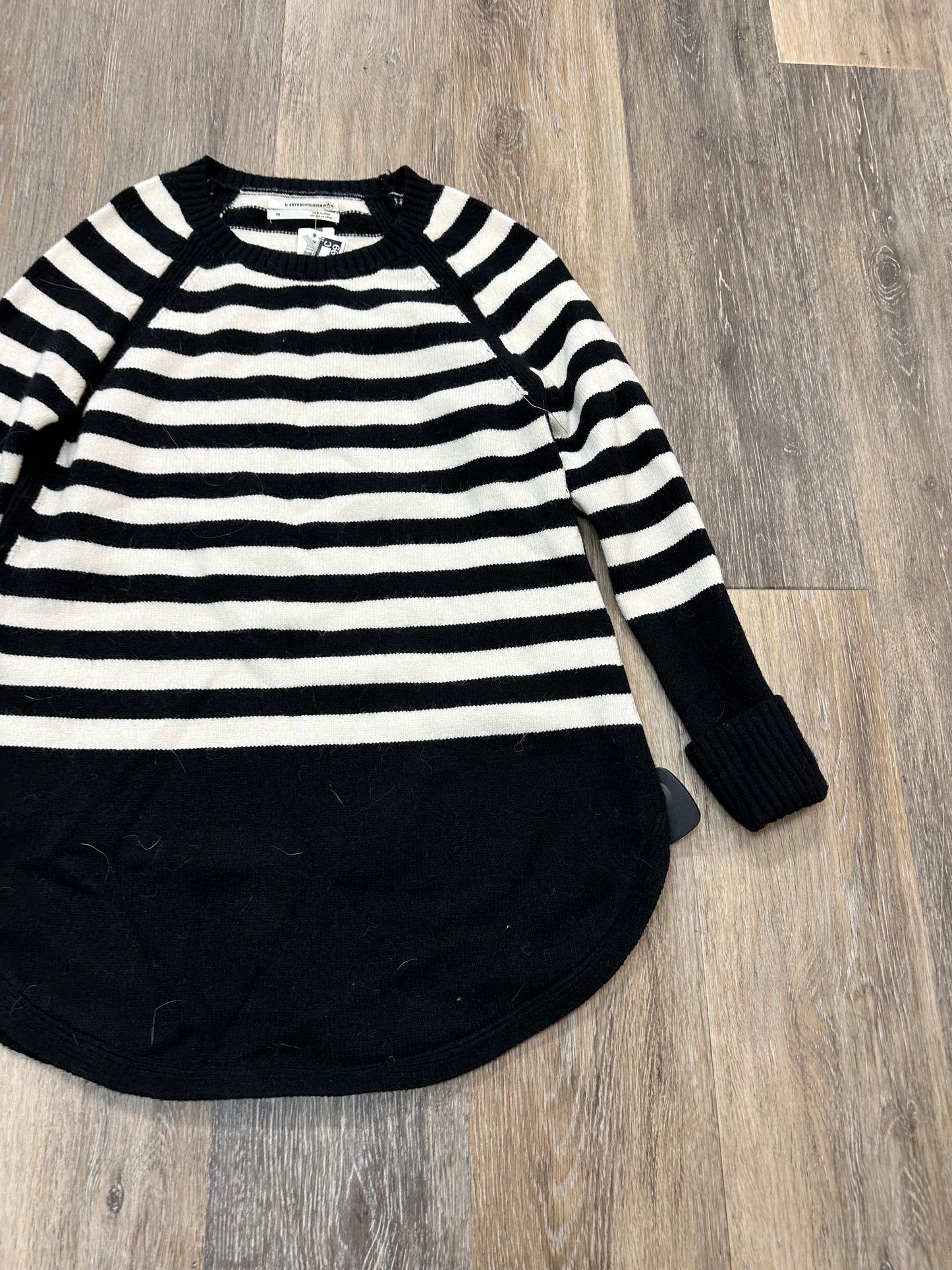 Sweater By Anthropologie In Striped Pattern, Size: Xs