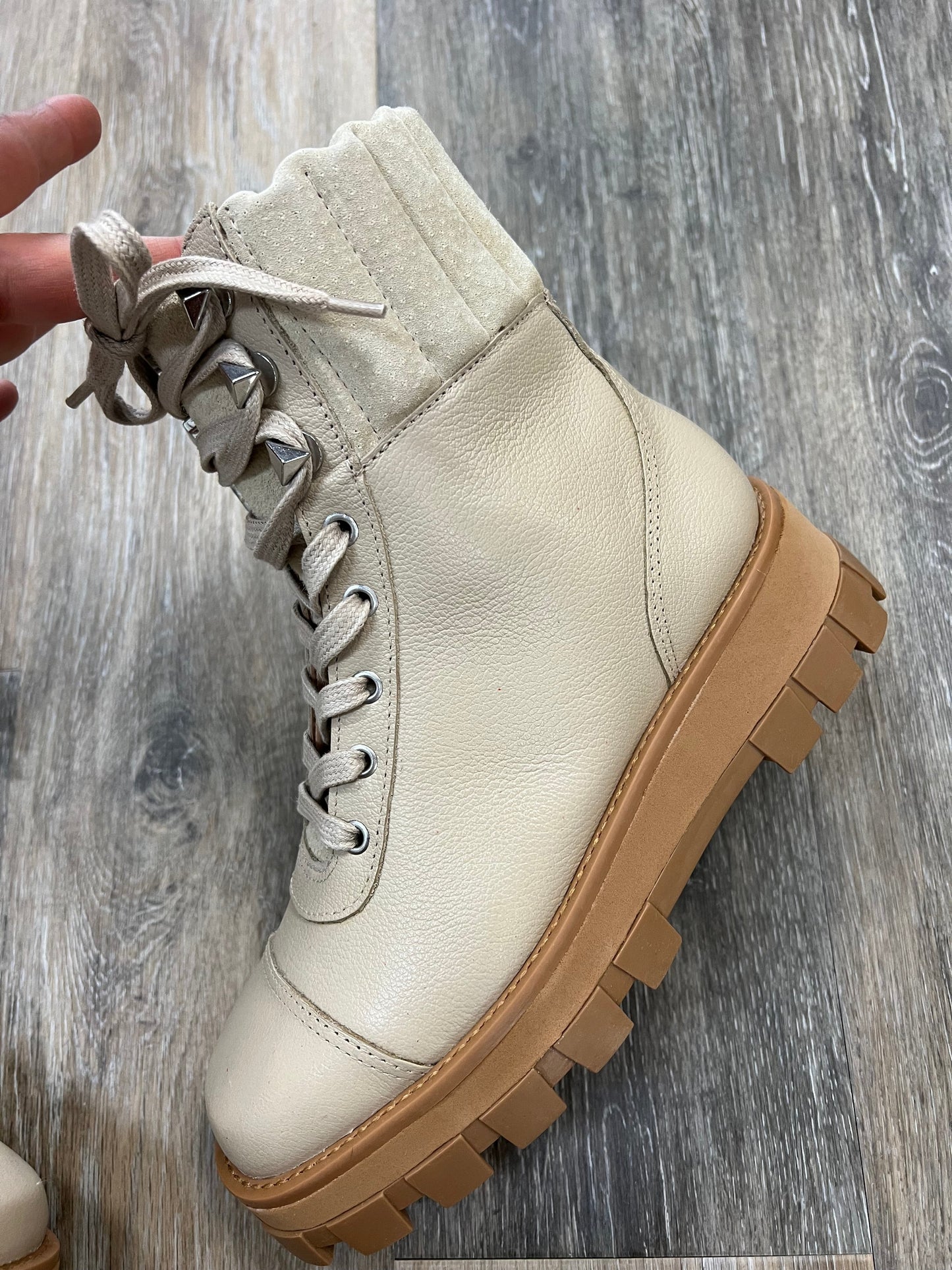 Cream Boots Combat Schutz, Size 6