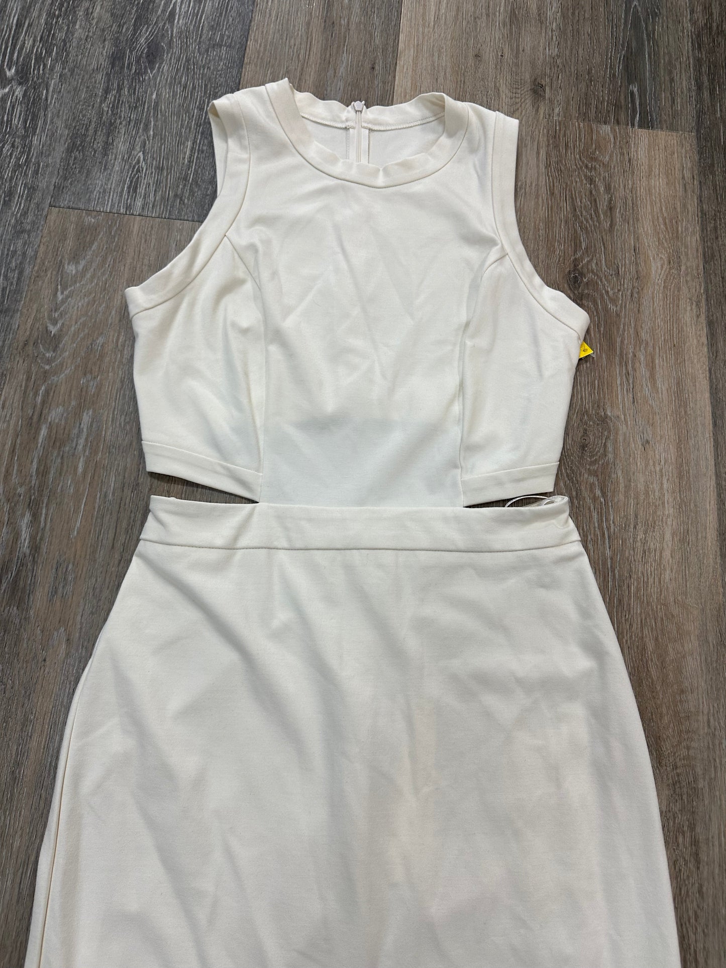 Dress Designer By Amanda Uprichard In Cream, Size: M