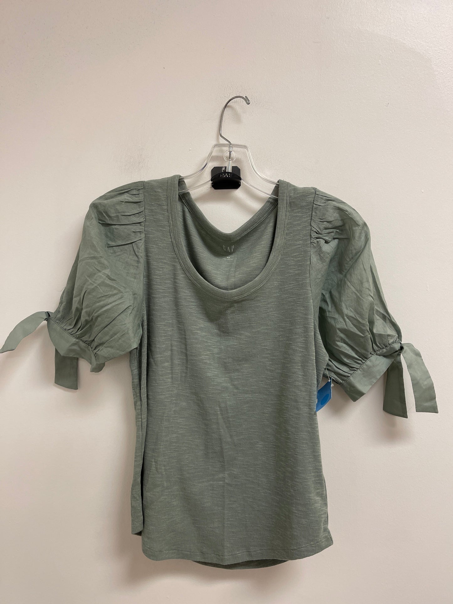 Top Short Sleeve By Gap In Green, Size: Xs