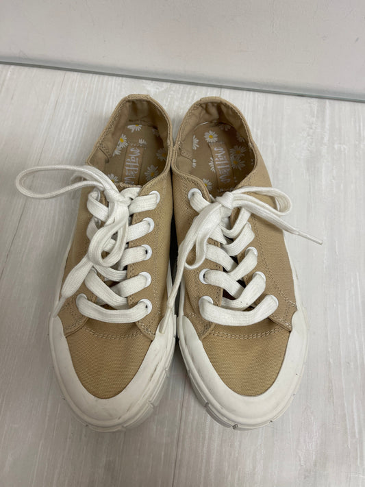 Shoes Sneakers By Clothes Mentor In Tan, Size: 7