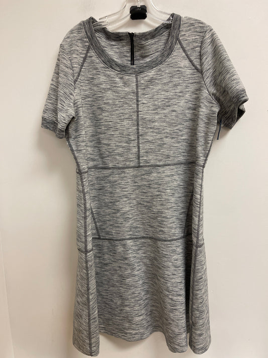 Dress Casual Short By Athleta In Grey, Size: Xl