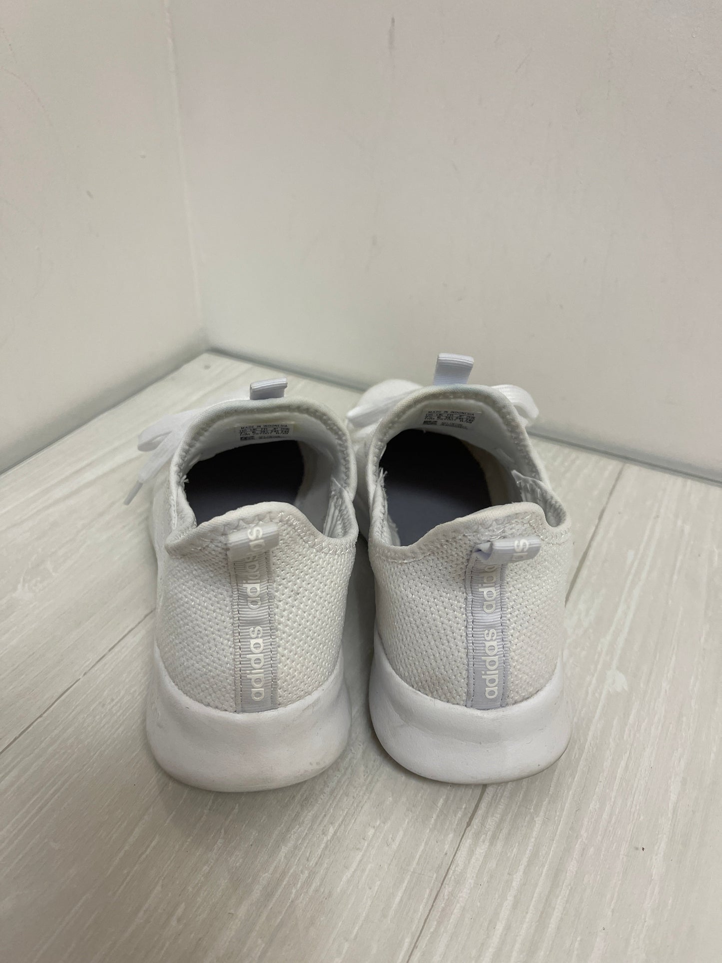 Shoes Athletic By Adidas In White, Size: 7.5