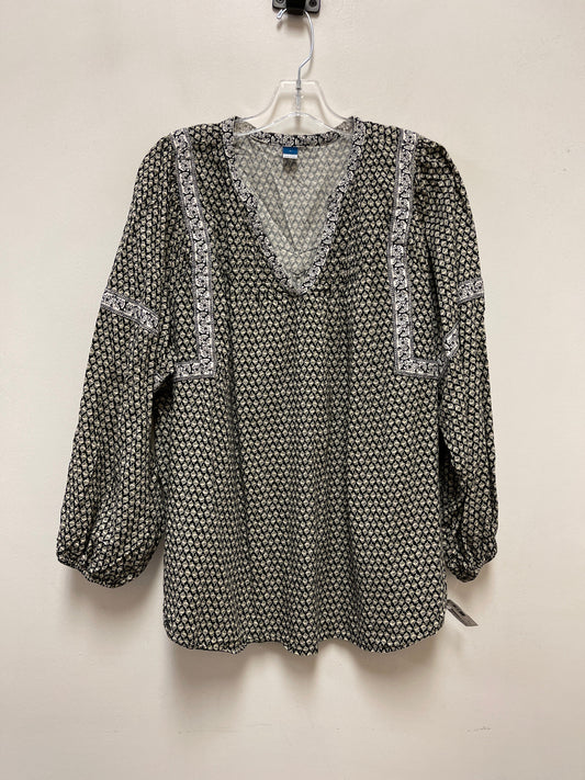 Top Long Sleeve By Old Navy In Black & White, Size: Xl