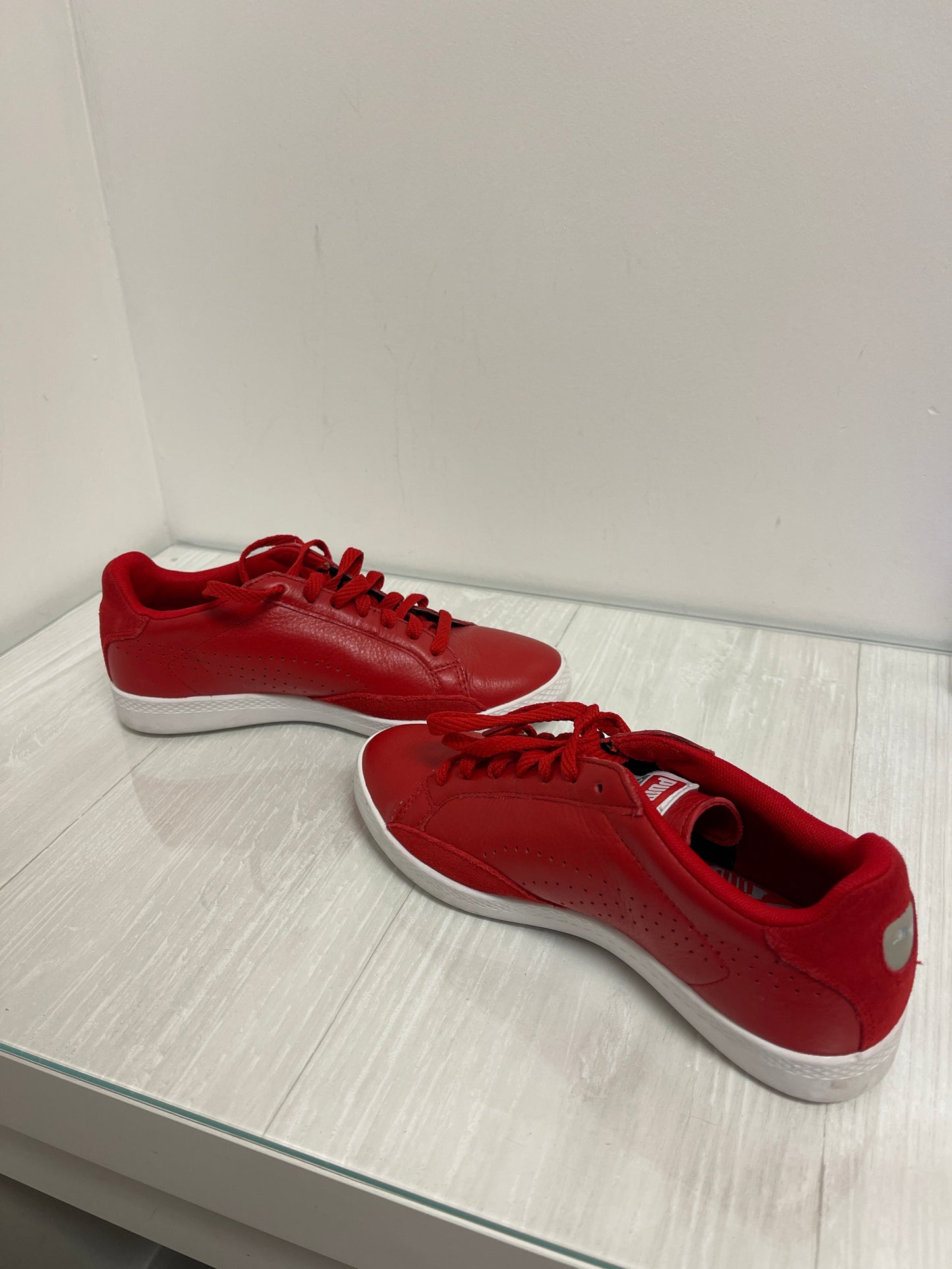 Shoes Sneakers By Puma In Red, Size: 6.5