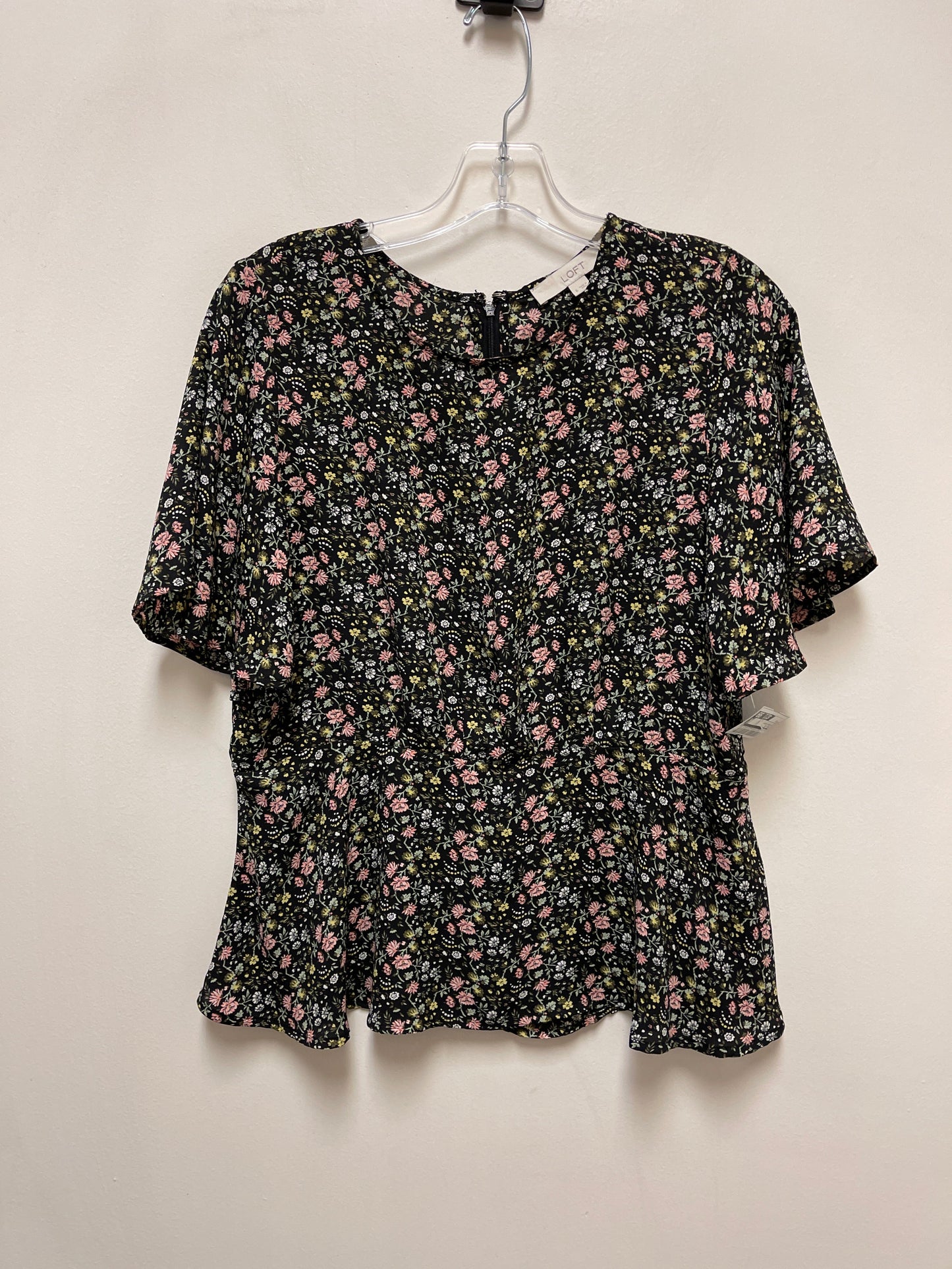 Top Short Sleeve By Loft In Floral Print, Size: S