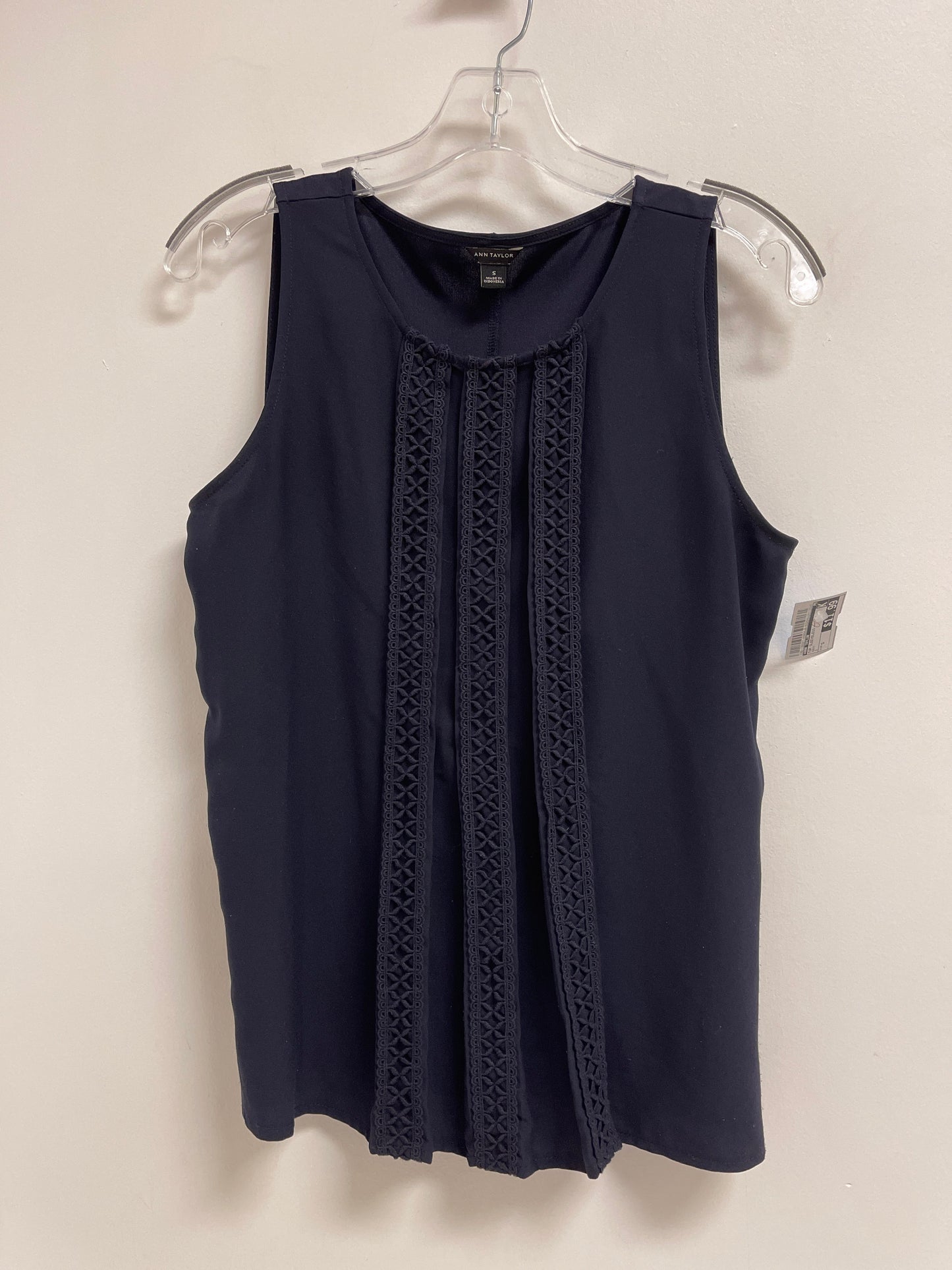 Top Sleeveless By Ann Taylor In Navy, Size: S