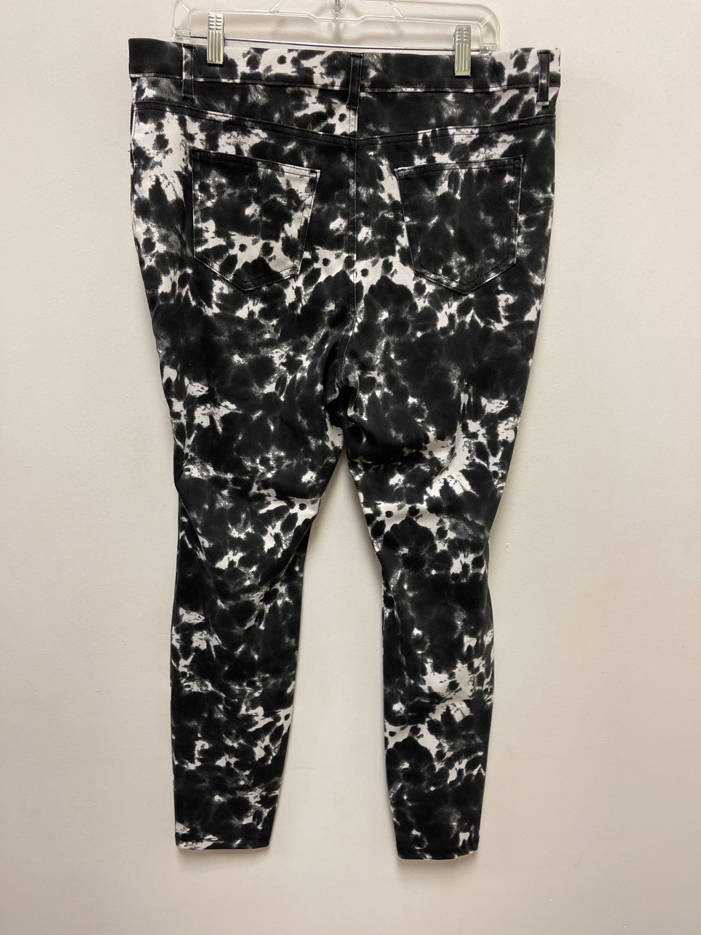 Jeans Jeggings By Time And Tru In Black & White, Size: 20