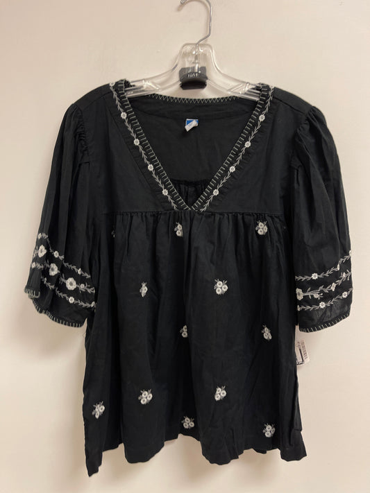 Top Short Sleeve By Old Navy In Black, Size: 2x