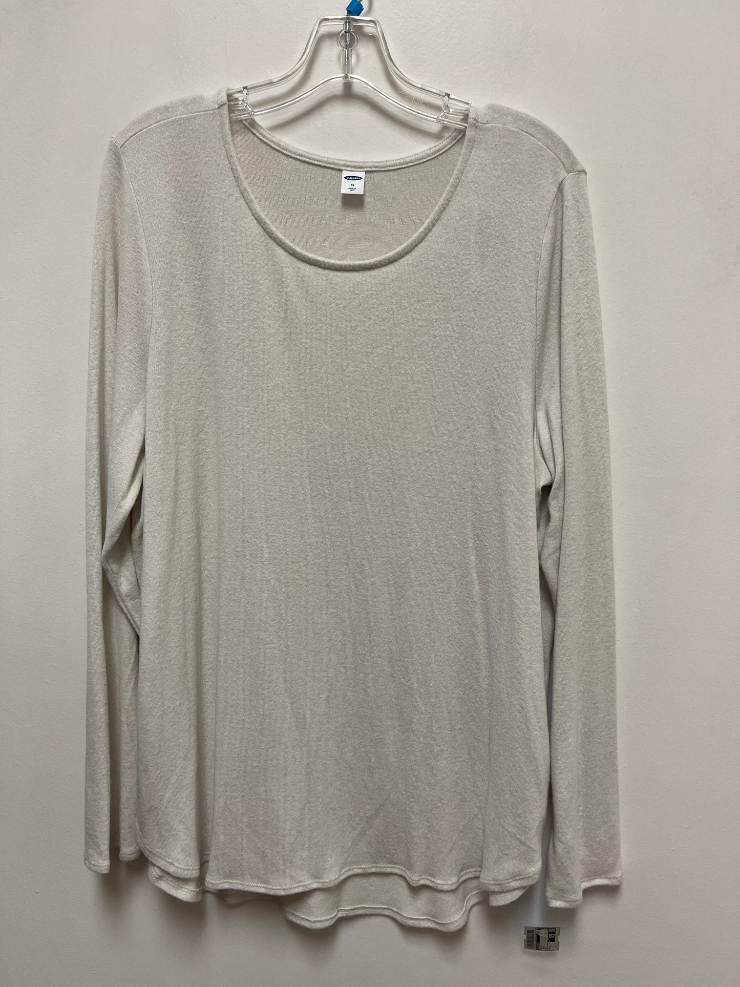 Top Long Sleeve By Old Navy In Cream, Size: Xl